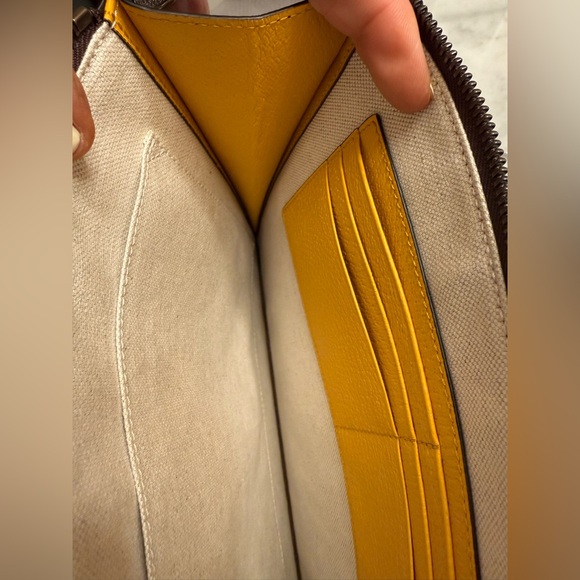 Gucci GG Supreme Monogram Neo Vintage Zip Wristlet Pouch Beige New Acero Crop - Picture 12 of 16